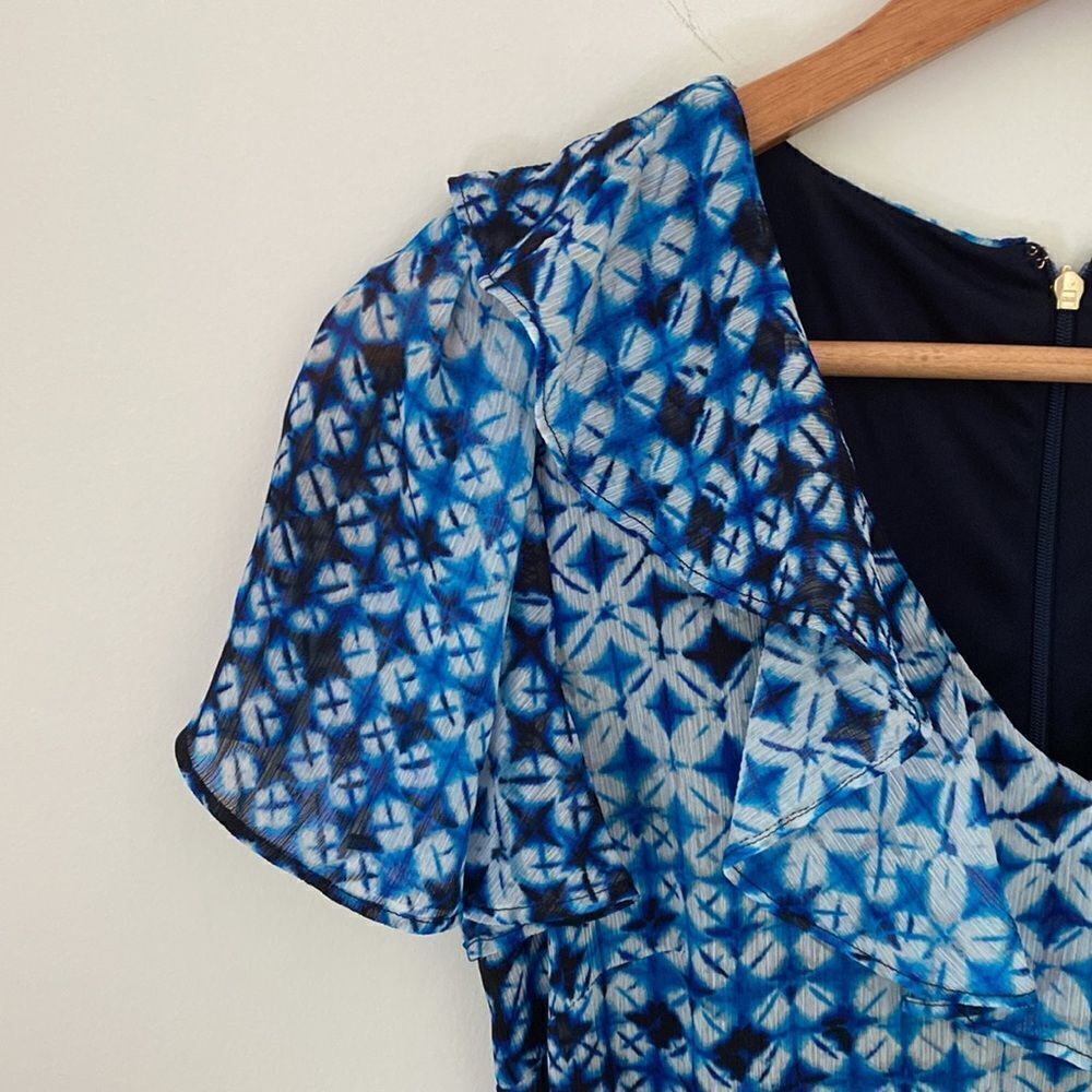 KARL LAGERFELD PARIS  Blue Printed Flutter Sleeve Dress - Picture 9 of 16